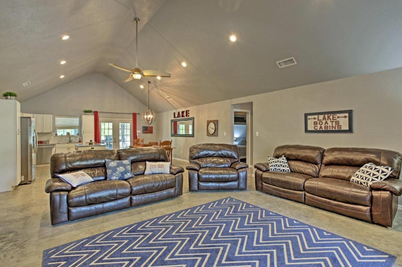 Modern Retreat With Gas Grill - Walk To Lake Texoma! Kingston 外观 照片