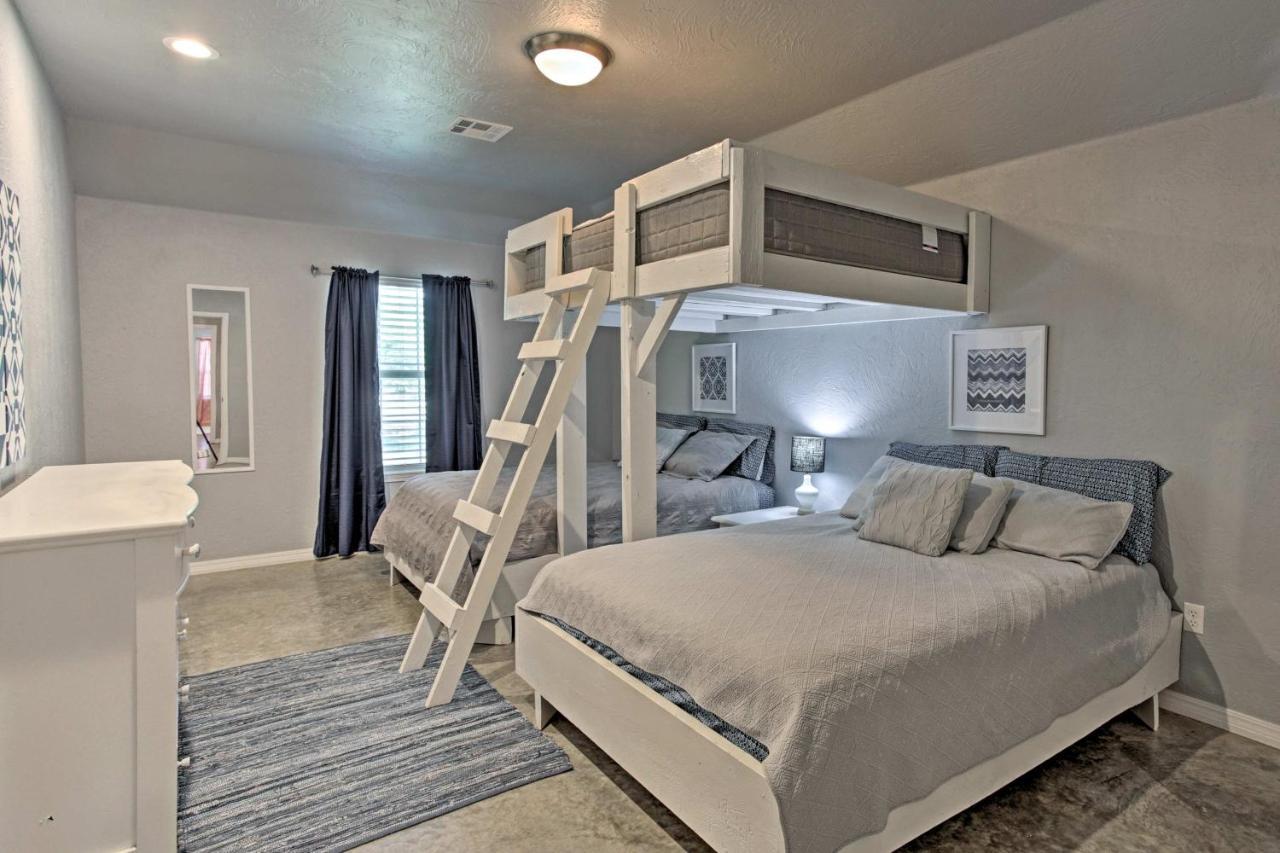 Modern Retreat With Gas Grill - Walk To Lake Texoma! Kingston 外观 照片